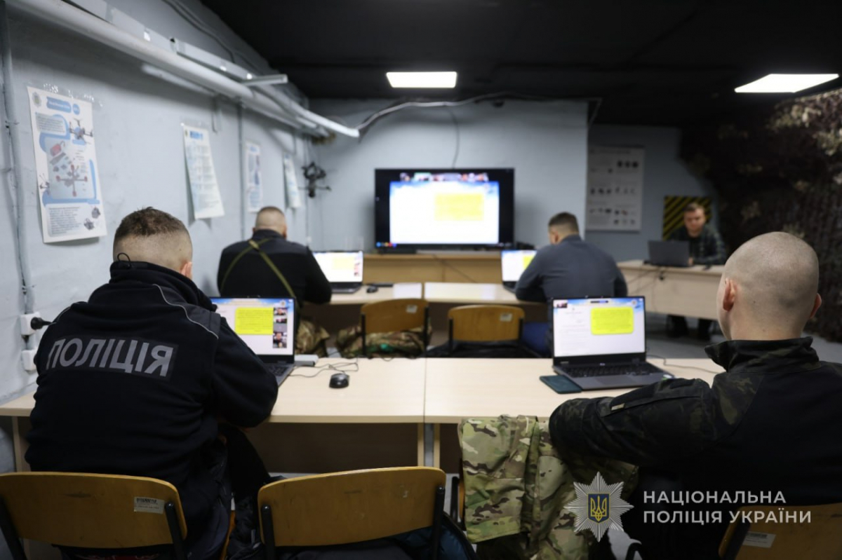 Запорізька поліція відкрила перший в Україні центр підготовки операторів БпЛА