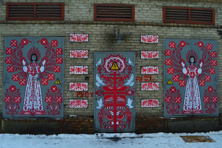 Запорізькі художники перетворили трансформаторну будку на яскравий артоб'єкт - фото