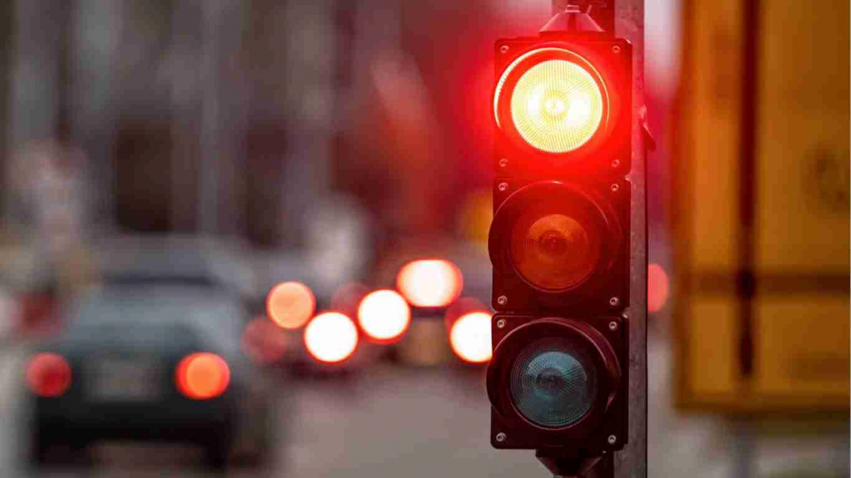 Безпека на дорозі: у Запоріжжі планують встановити новий світлофор на Набережній