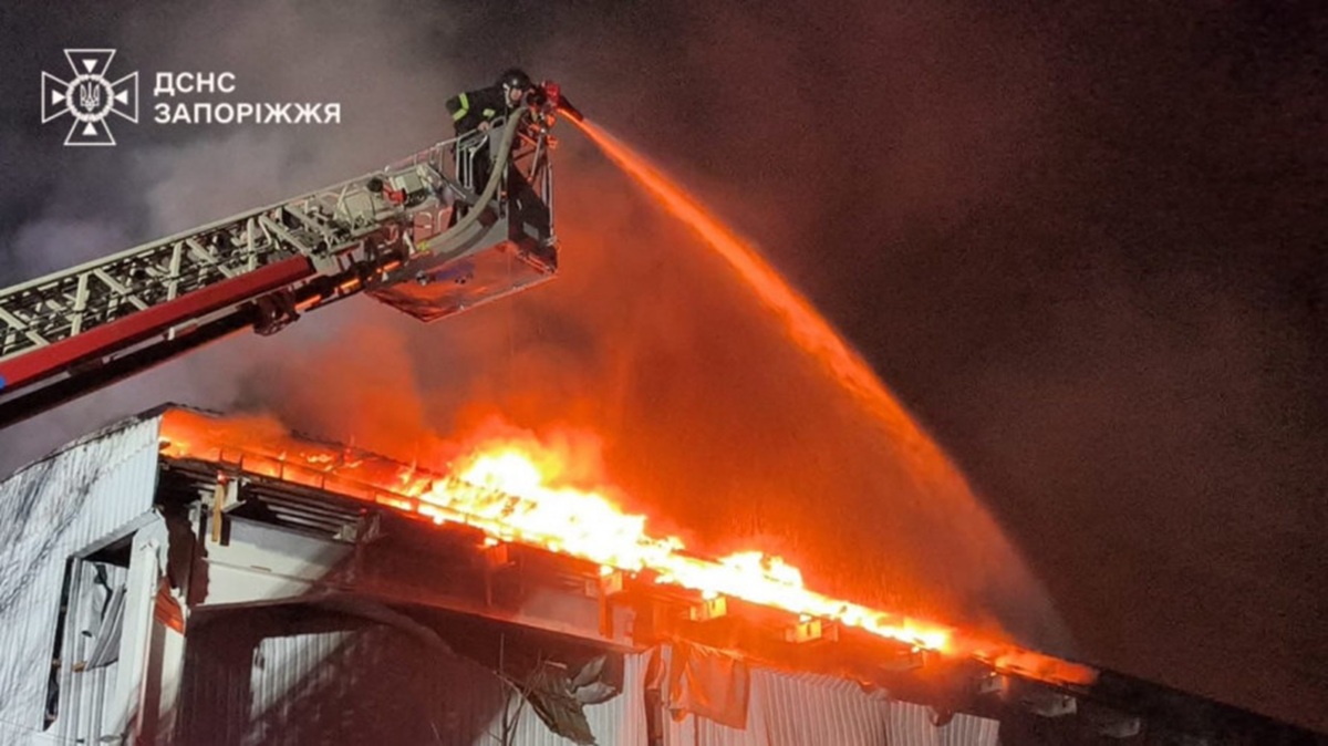 Кизилове виробництво родини Ольшанських після атаки дронів 24 лютого 2026 року. Фото: ДСНС