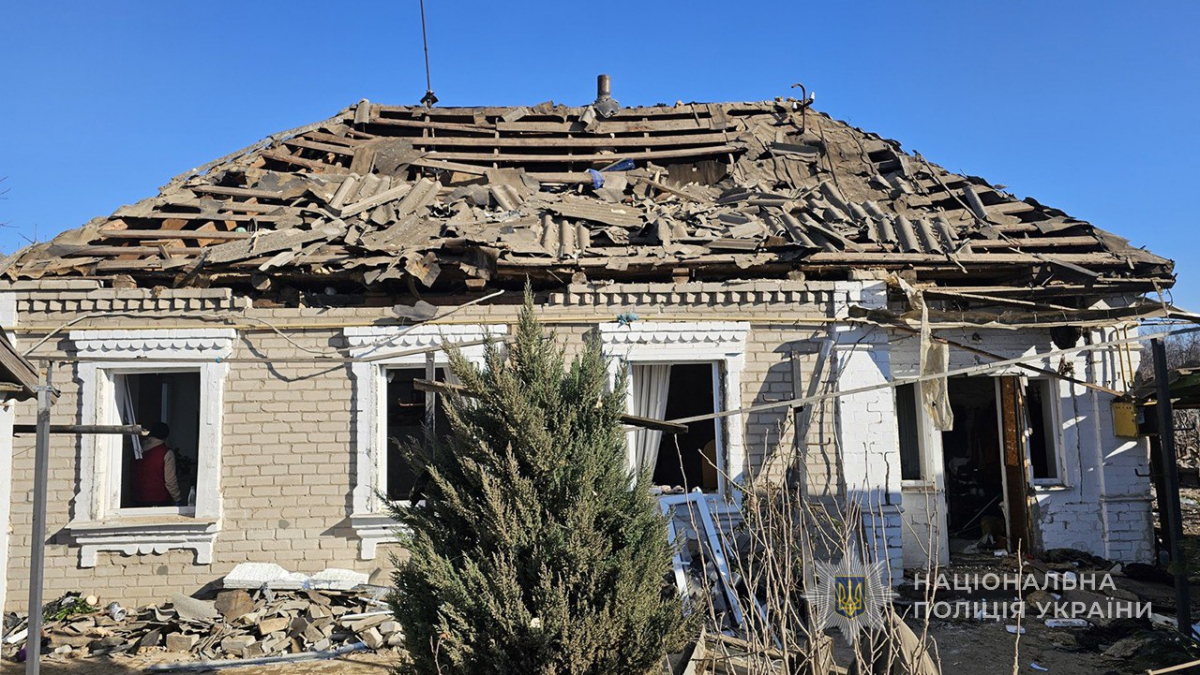 Масштабна пожежа, поранені люди - ворог обстріляв Запоріжжя і Вільнянськ (фото)