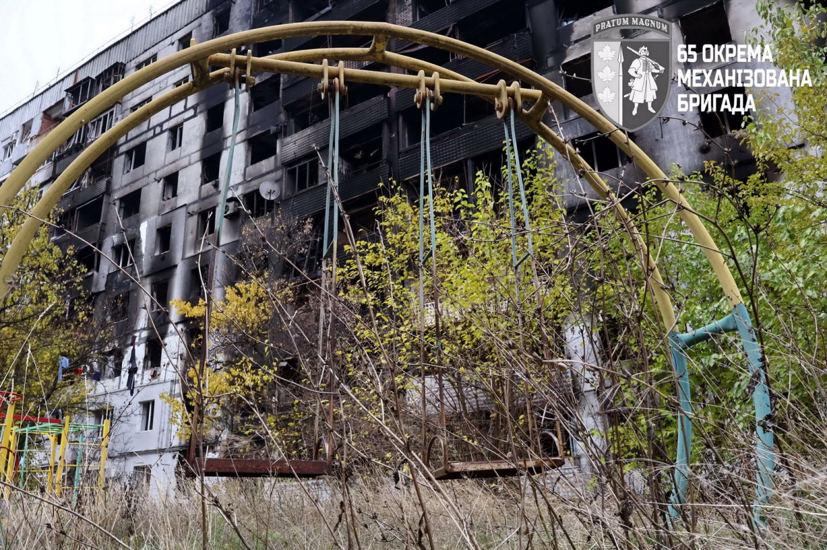 Місто-привід, в якому досі живуть люди - на розбомблений пустельний Оріхів моторошно дивитись (відео)