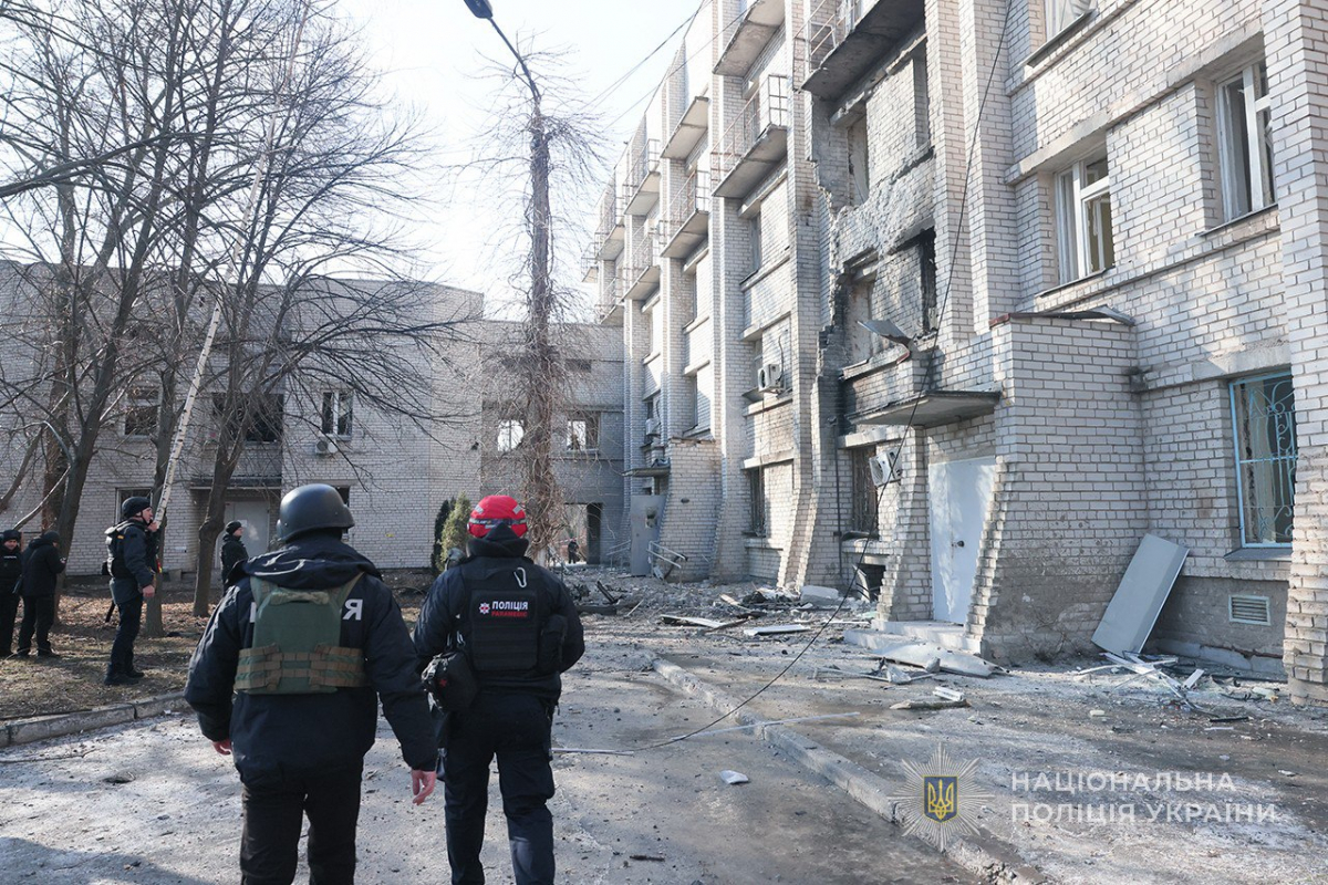 "На цій локації працювати не буде": у Запоріжжі пошкоджений дроном пологовий будинок готують до переїзду (відео)