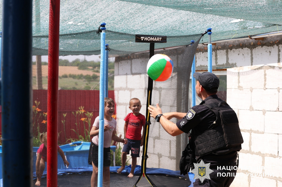 "Найстрашніше - не довезти": як відбувається евакуація з прифронтових громад на Запоріжжі (фото, відео)