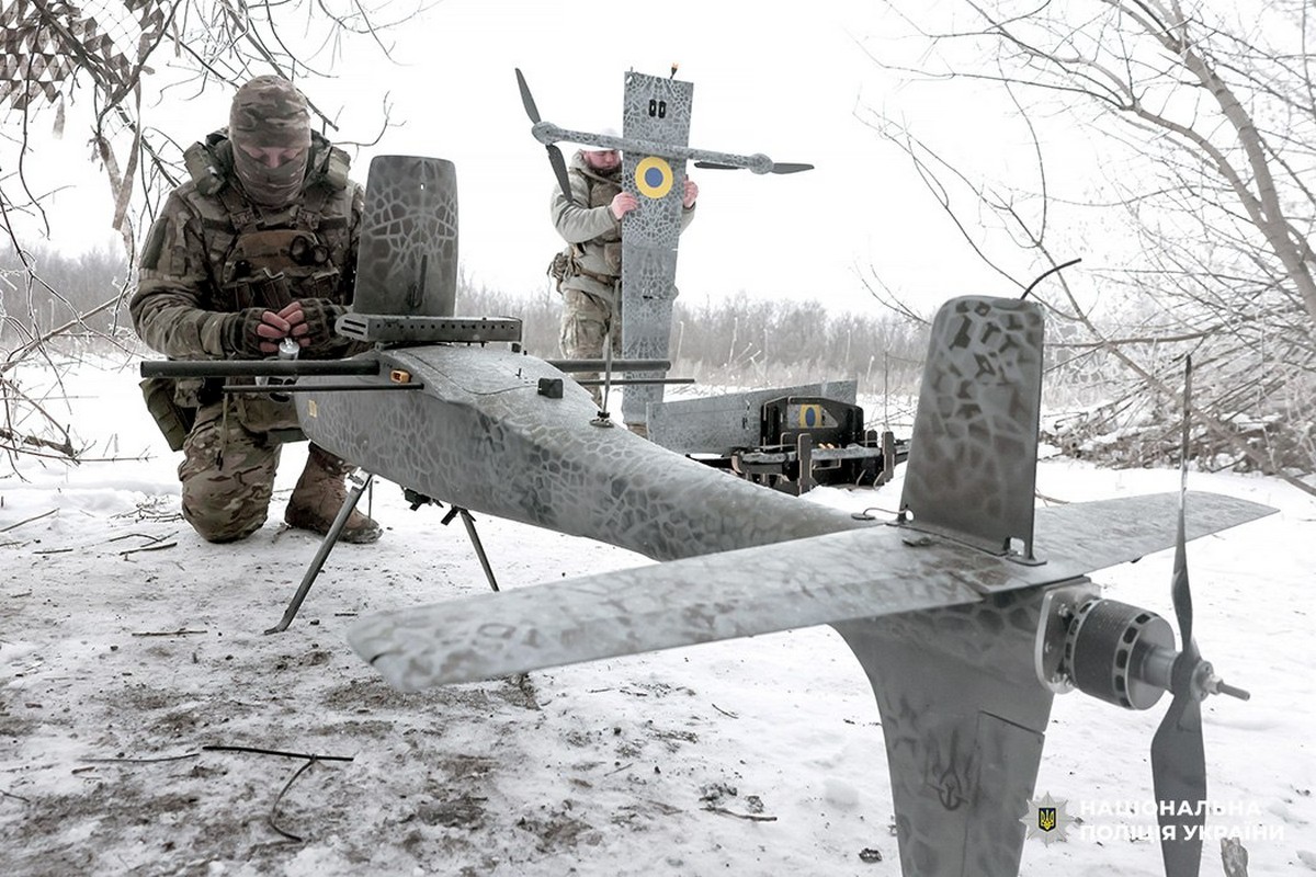 Непомітний для РЕБів: запорізькі поліцейські підняли в небо дрон зі штучним інтелектом