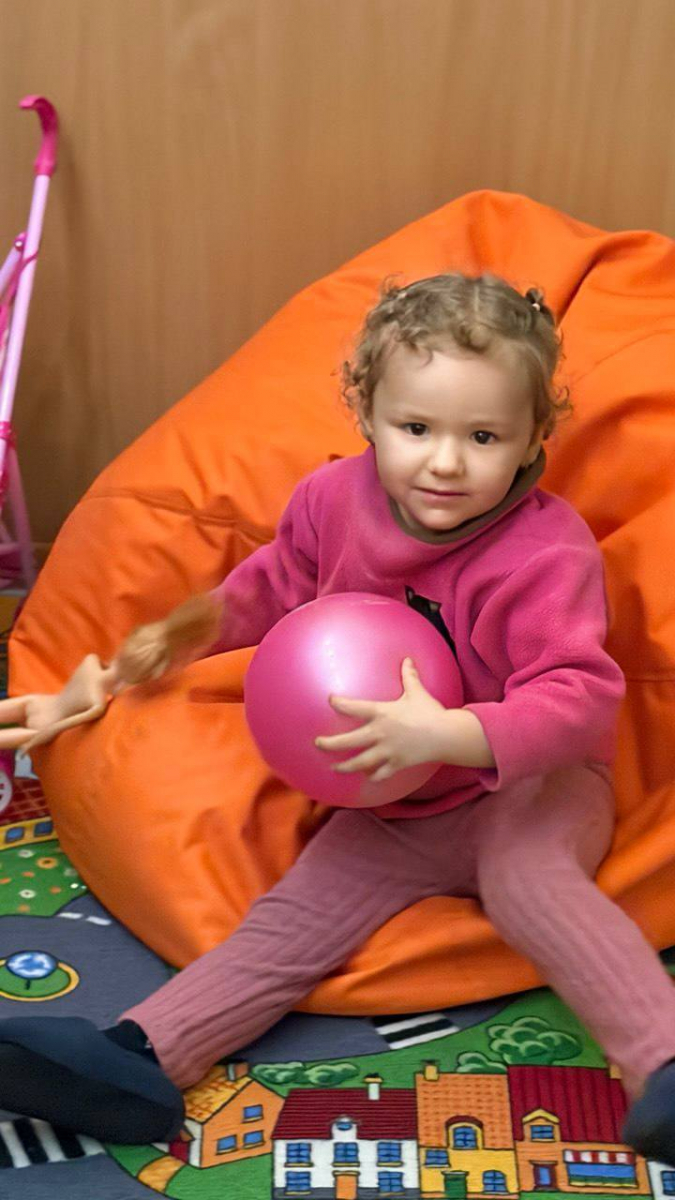 Переїхали у нове приміщення після руйнування: у Запоріжжі знову працює освітній простір для дошкільнят з Енергодара (фото)