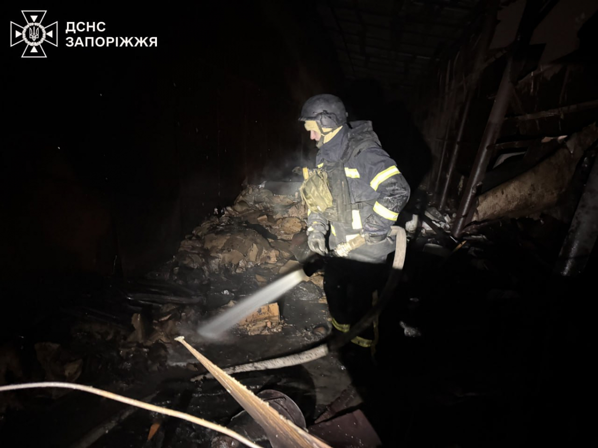 Пошкоджене житло та спалені авто: що відомо про наслідки атак по Запорізькій області (фото)