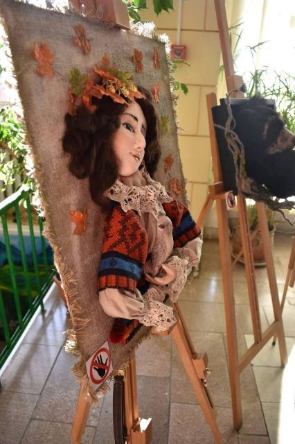 Трансформація ляльок: у Запоріжжі презентували виставку іграшок ручної роботи в незвичайному форматі (фото)