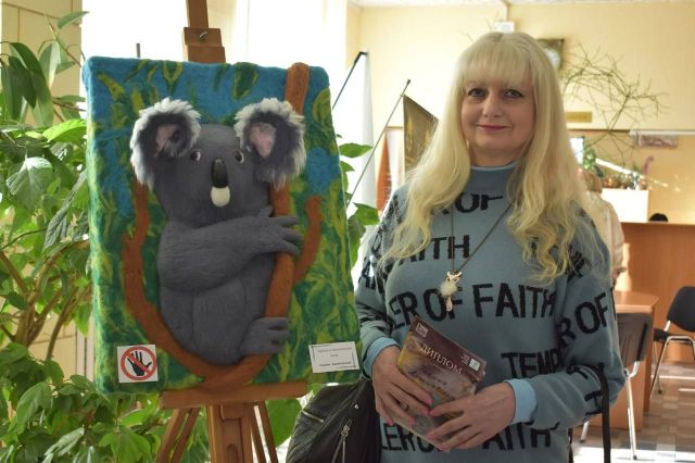 Трансформація ляльок: у Запоріжжі презентували виставку іграшок ручної роботи в незвичайному форматі (фото)