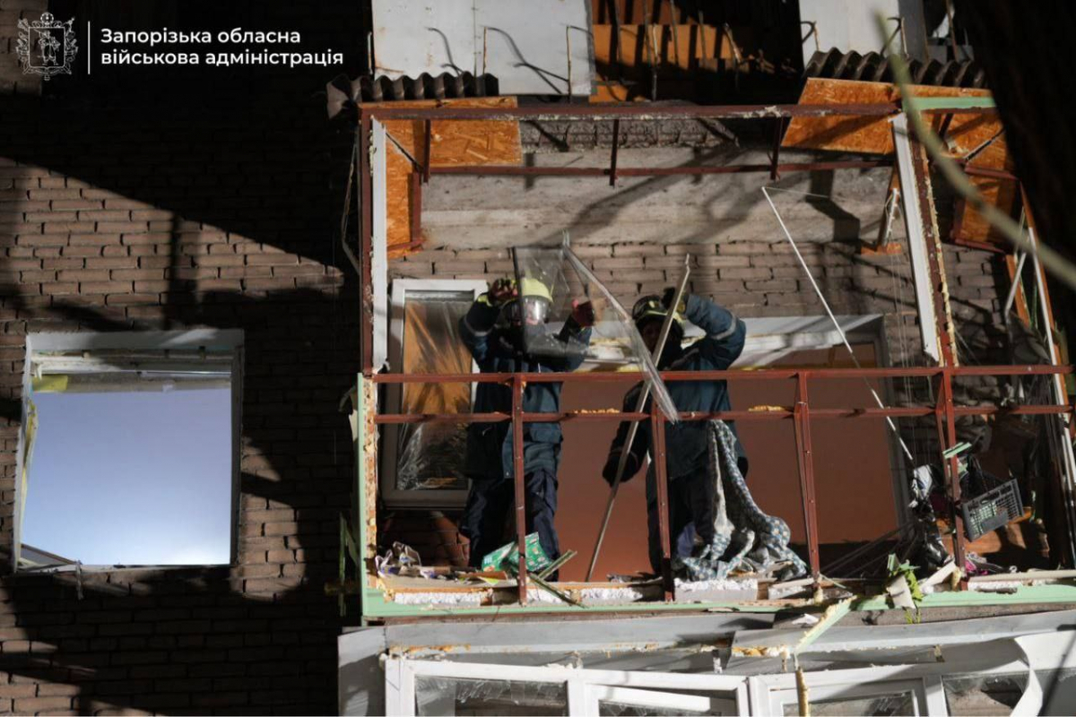 Вісім ударів за ніч: Запоріжжя атакували дрони — постраждали мешканці двох районів (фото, відео)