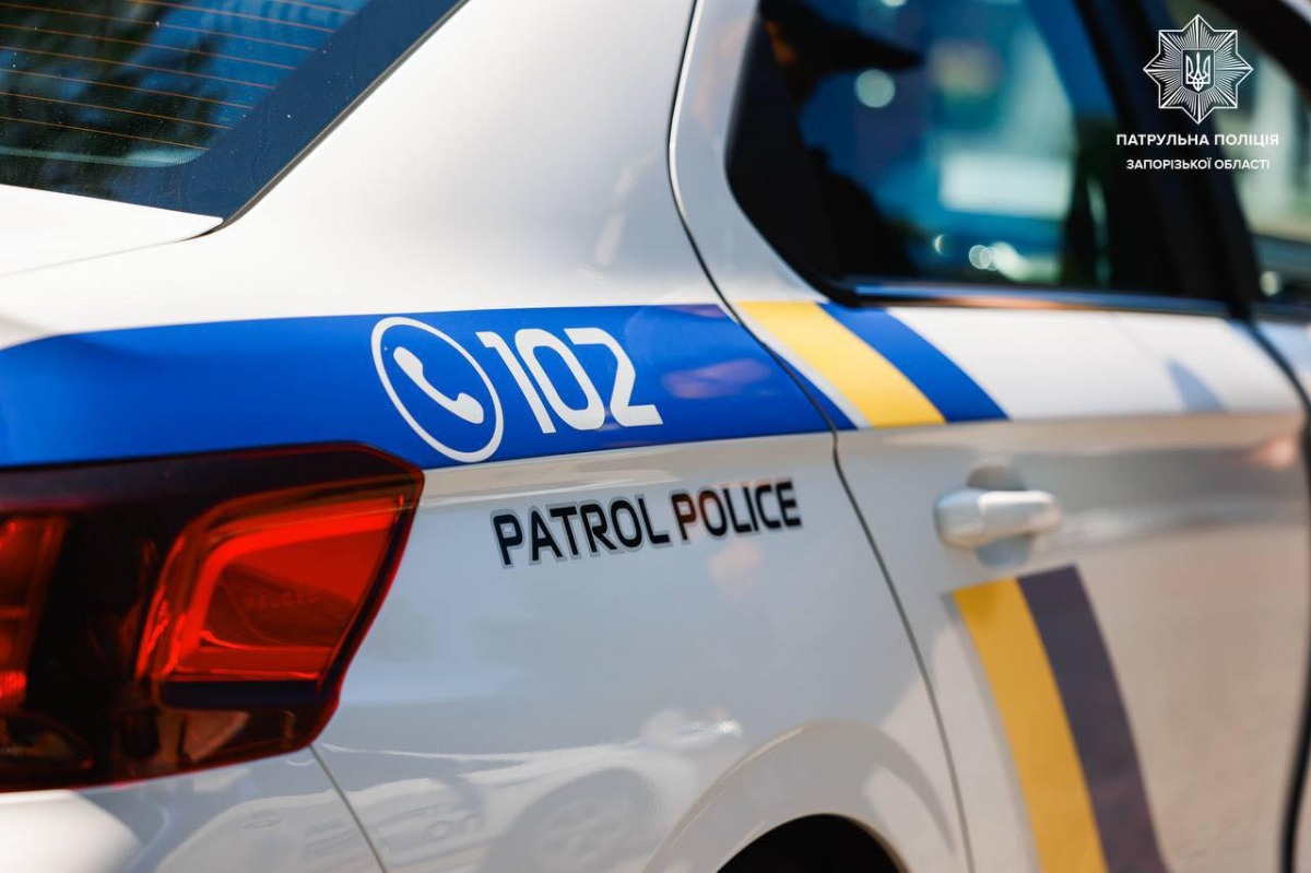 Загубив свої документи під час втечі: у Запоріжжі патрульні затримали горе-грабіжника (фото)