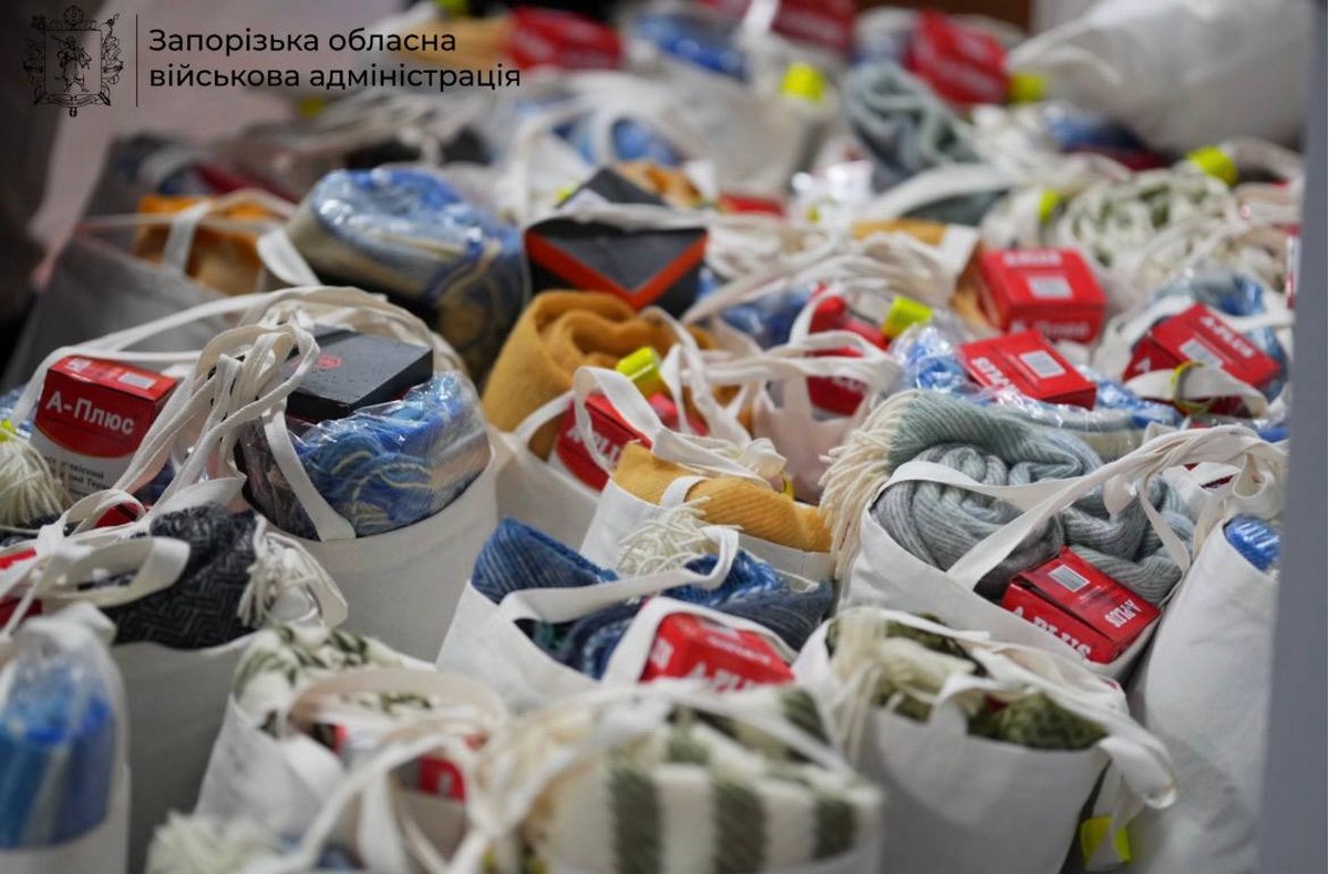 Запорізька область долучилася до проєкту «Пакунки тепла»: людям вже передали перші набори (фото)