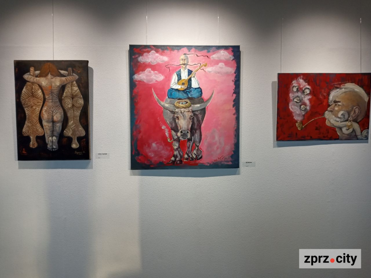 "Мені подобається цей образ загадковістю і містицизмом": у Запоріжжі відкрили сучасну виставку Мамаїв - фото 