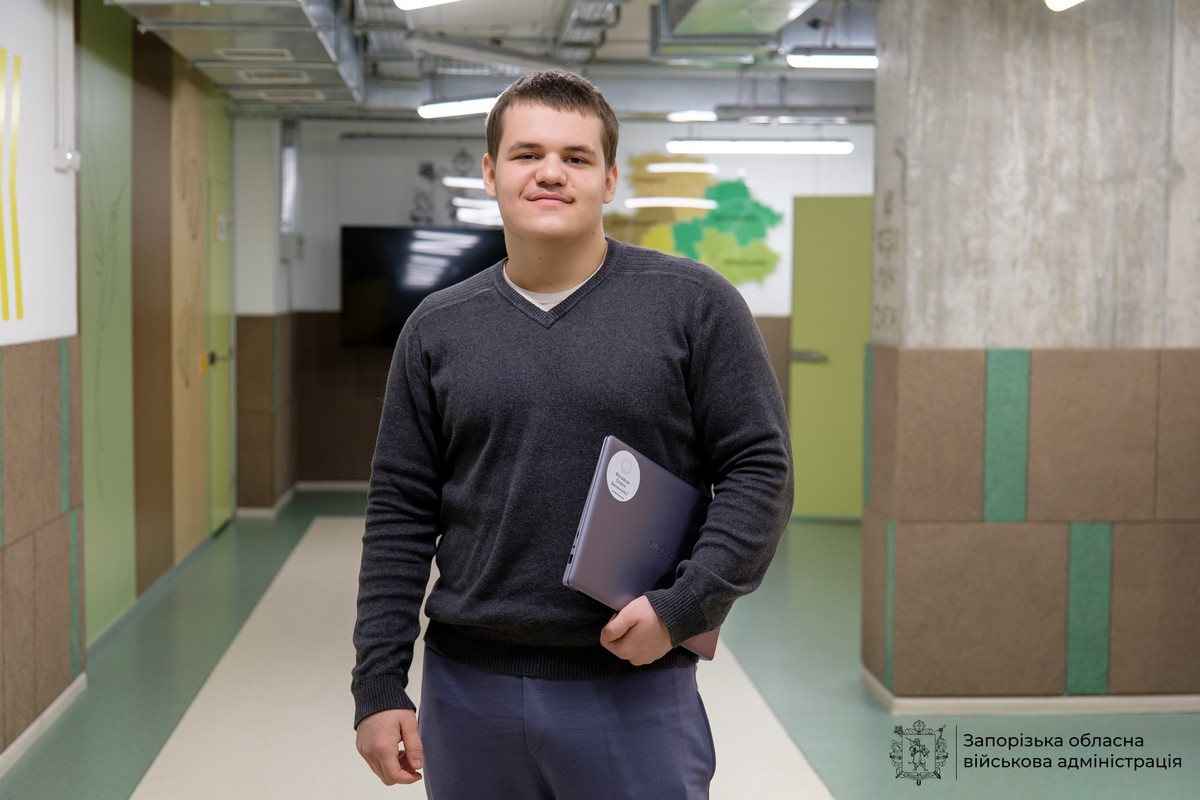 Навчання без перерв: школярі Запорізької області отримали ноутбуки від Фундації Олени Зеленської