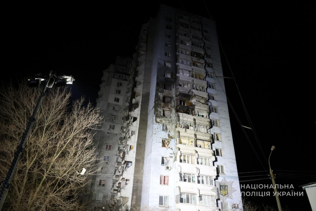 Шість дронів і п'ять балістичних ракет - внаслідок атаки на Запоріжжя є загиблий та поранені (фото, відео)