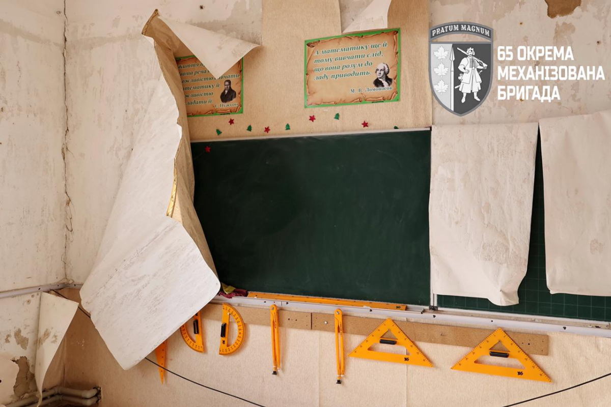 Собаки все ще чекають повернення господарів: як виглядає село Запорізького району у кіл-зоні (фото)