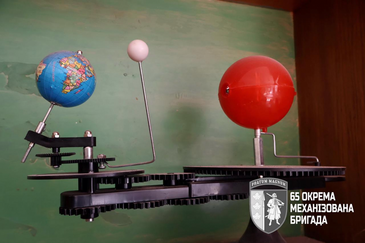 Собаки все ще чекають повернення господарів: як виглядає село Запорізького району у кіл-зоні (фото)