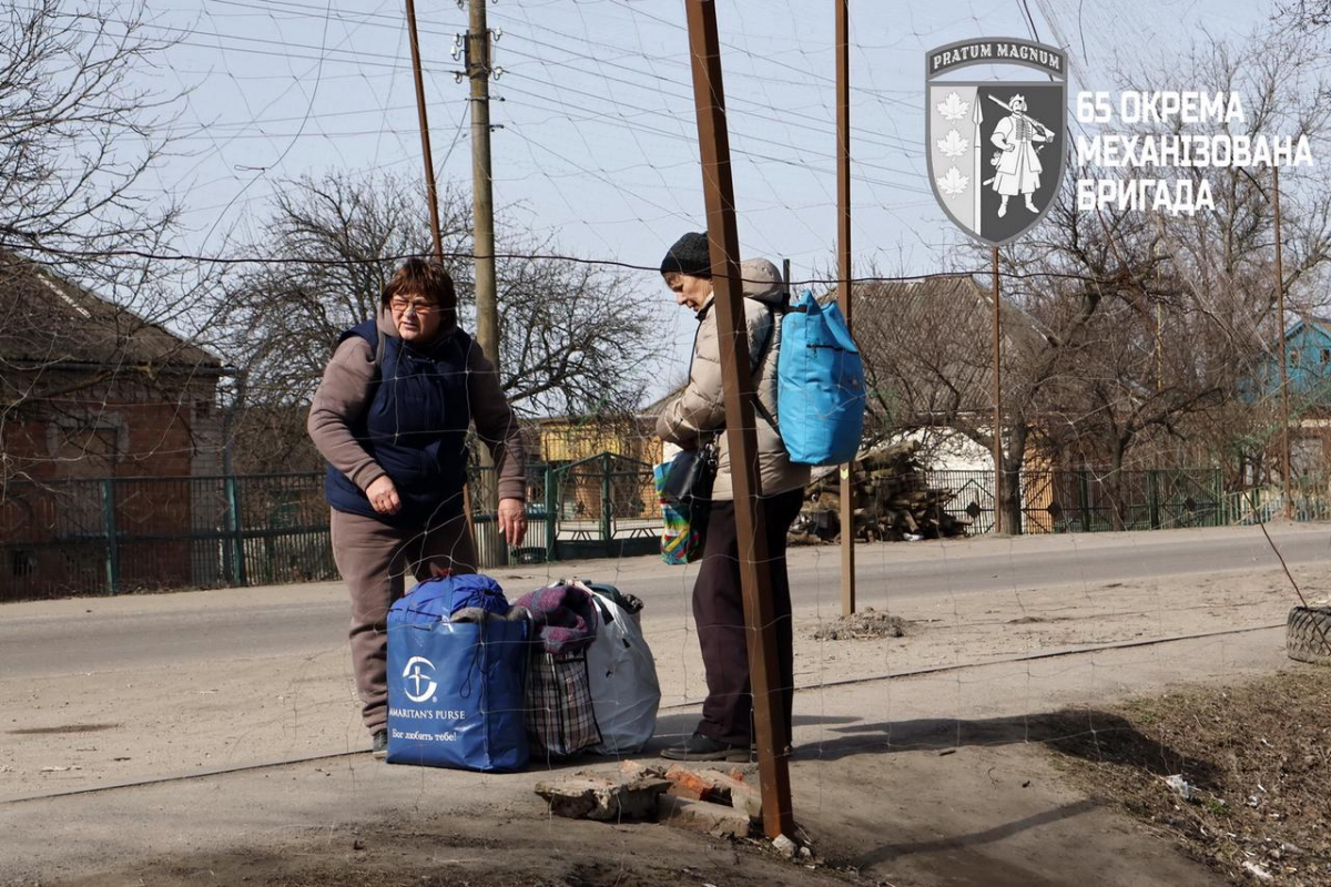 Собаки все ще чекають повернення господарів: як виглядає село Запорізького району у кіл-зоні (фото)