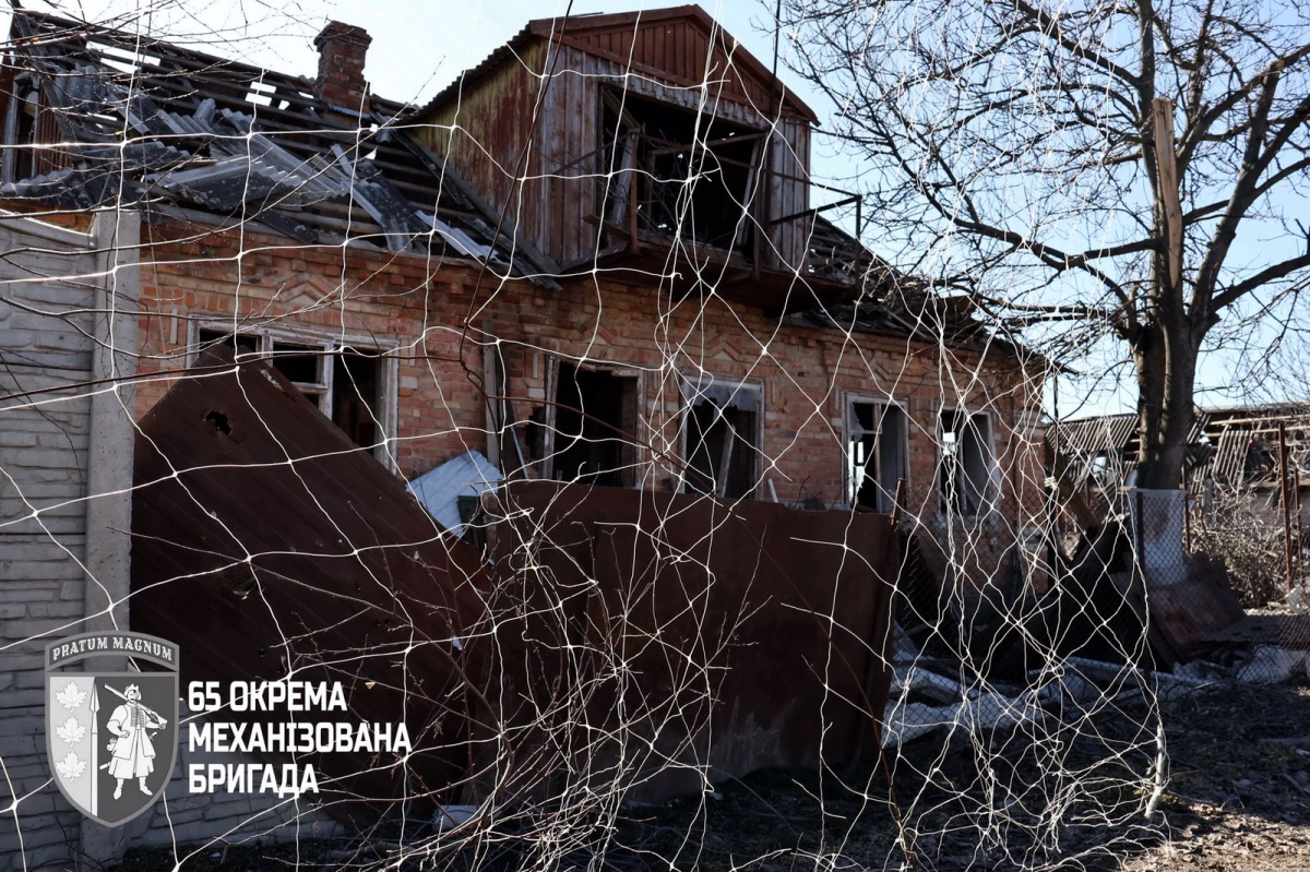 Собаки все ще чекають повернення господарів: як виглядає село Запорізького району у кіл-зоні (фото)