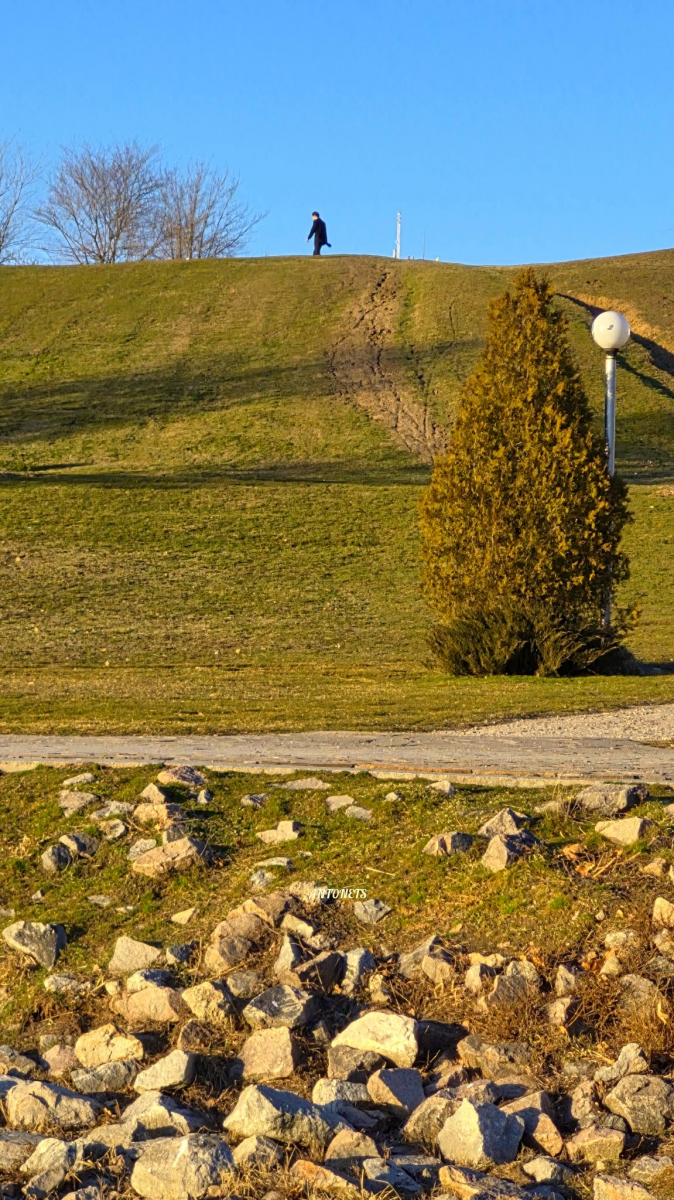 Сонце, качки і перші ознаки весни: як виглядає Вознесенівський парк у Запоріжжі на початку березня (фото)