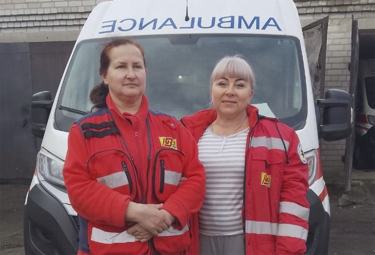 У Запоріжжі медики реанімували чоловіка, в якого зупинилося серце, фото:  Екстренна медична допомога Запорізької області 