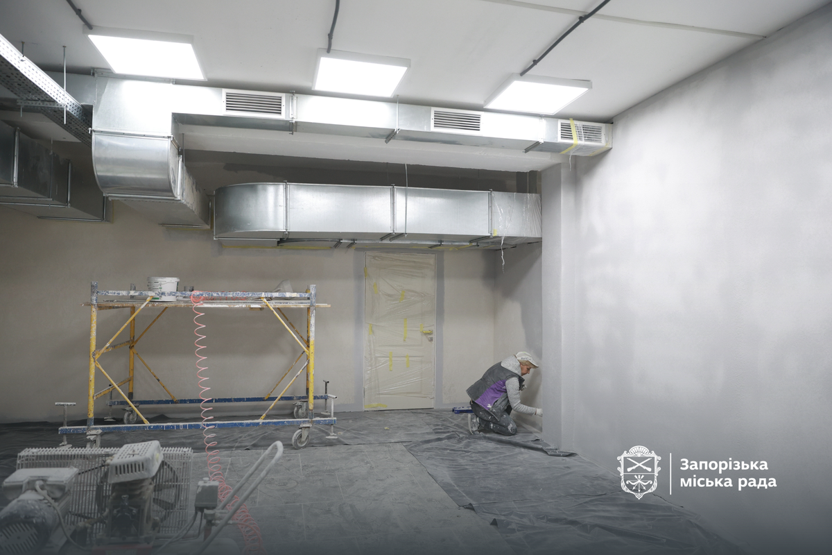 Ремонтні роботи тривають в укритті 108 гімназії в Хортицькому районі Запоріжжя