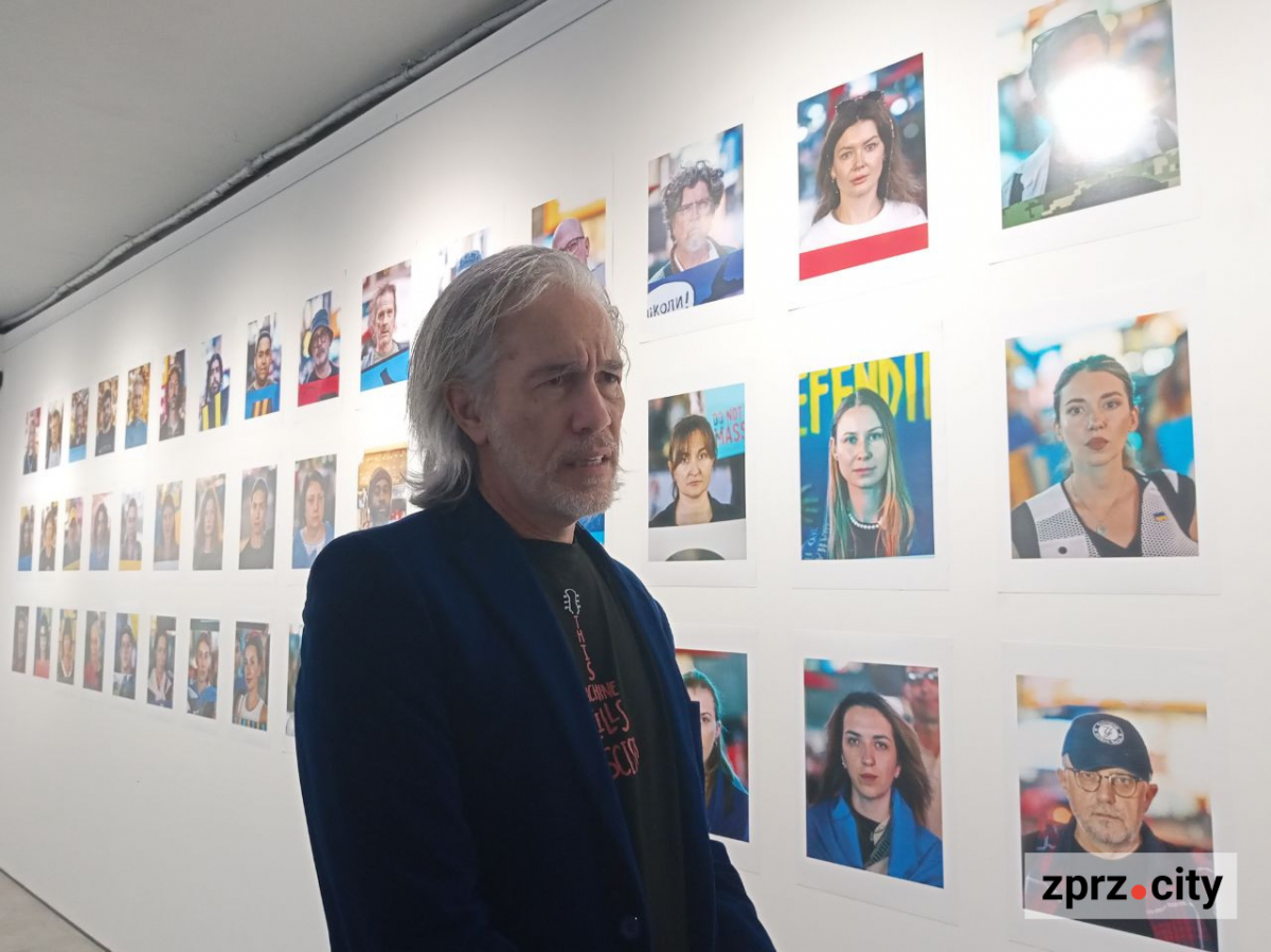 У Запоріжжі відкрили портал на Таймс-сквер: ексклюзивне інтерв'ю з художником із США, який приїхав в Україну