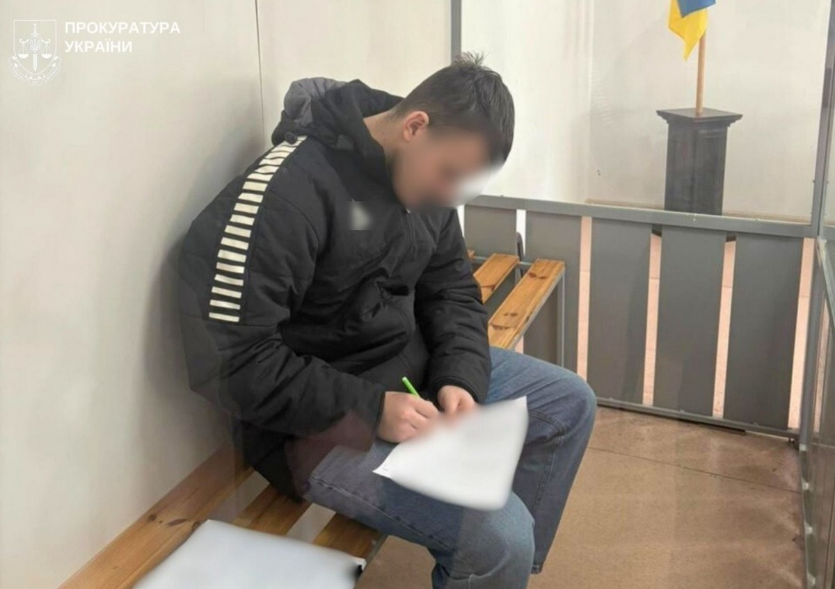 У Запоріжжі 20-річний хлопець підпалював військові автомобілі, фото: Запорізька обласна прокуратура 