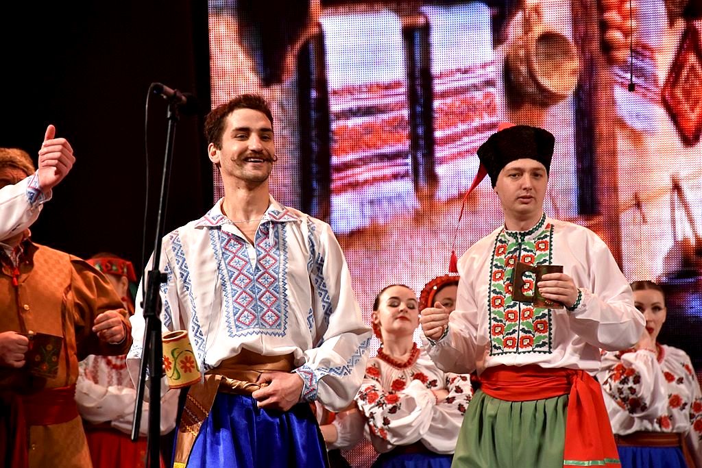 У запорізькій філармонії показали яскраву прем'єру мюзиклу з українським колоритом - фото