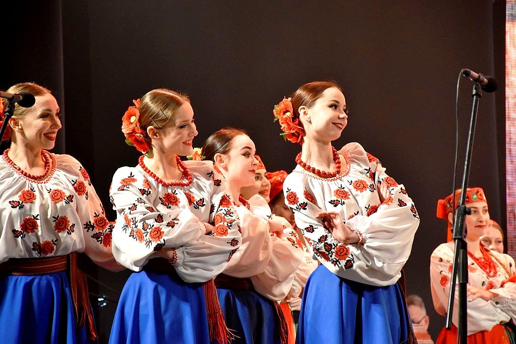 У запорізькій філармонії показали яскраву прем'єру мюзиклу з українським колоритом - фото