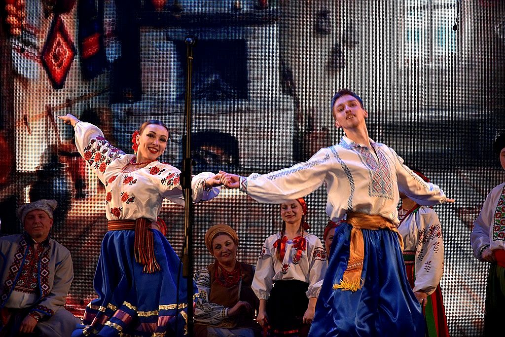 У запорізькій філармонії показали яскраву прем'єру мюзиклу з українським колоритом - фото