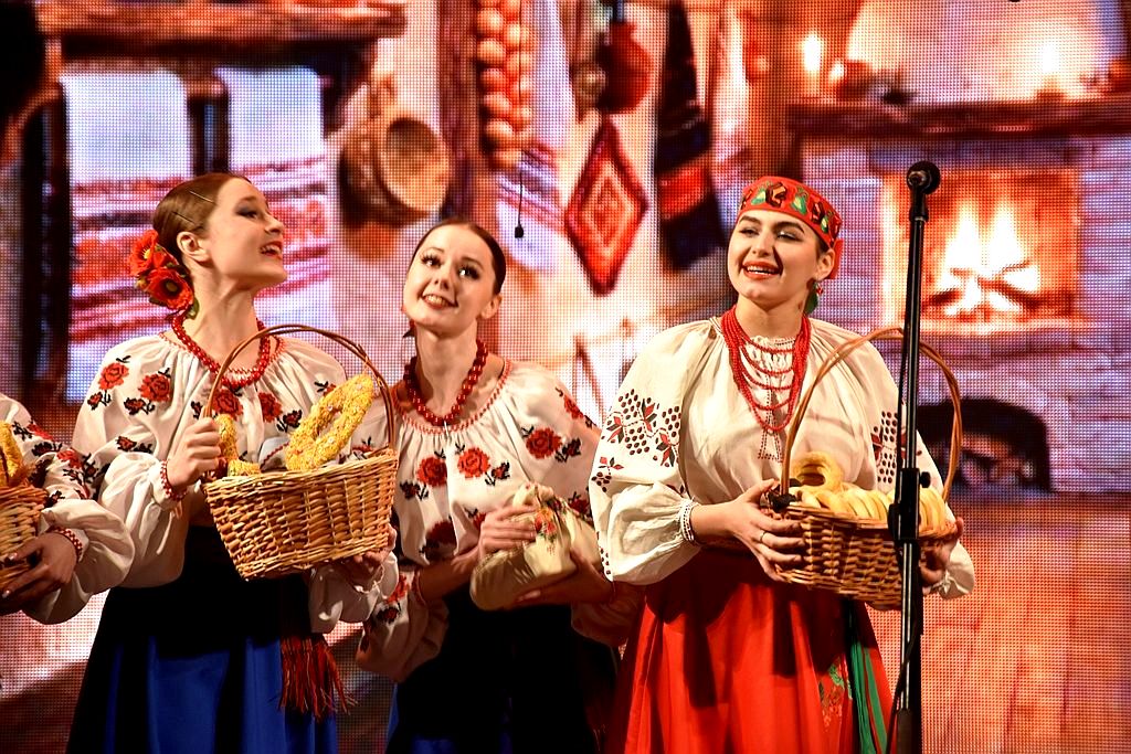 У запорізькій філармонії показали яскраву прем'єру мюзиклу з українським колоритом - фото