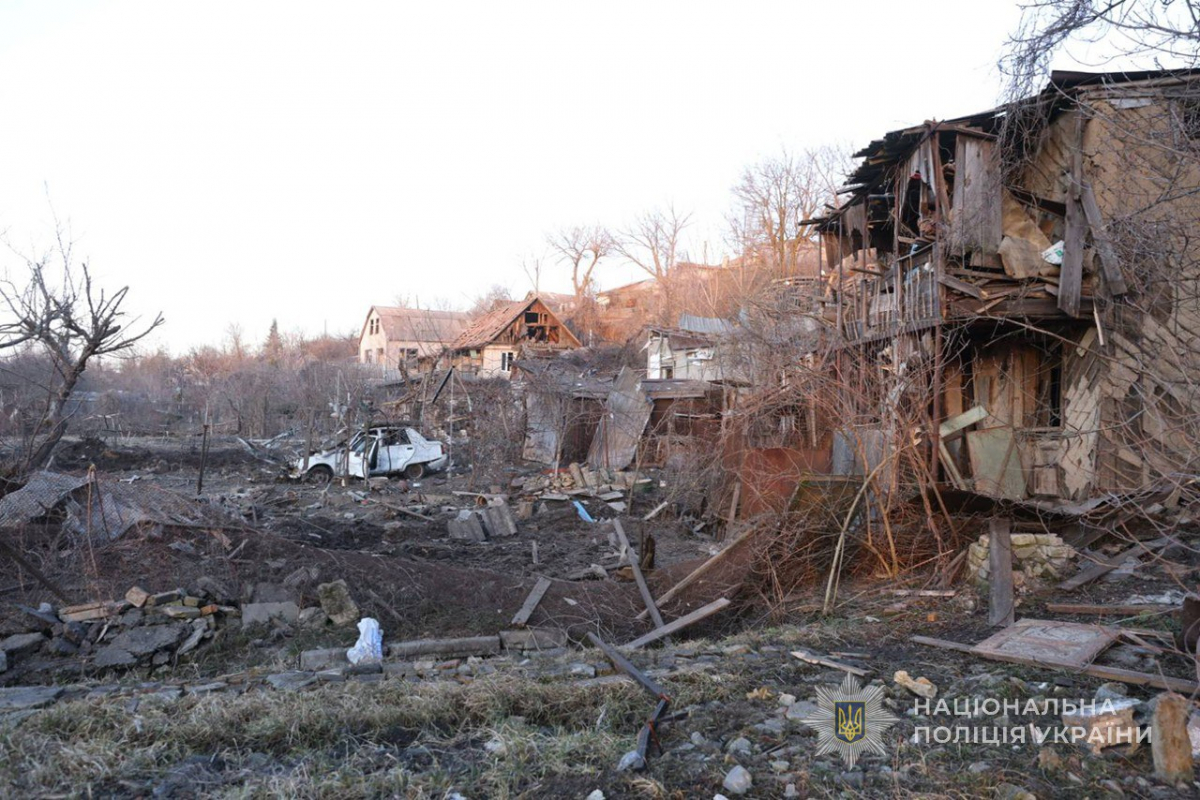 Ворог вдарив КАБами по Запоріжжю і Розумівці: поранені люди, розтрощені домівки та згорілі авто (фото, відео)