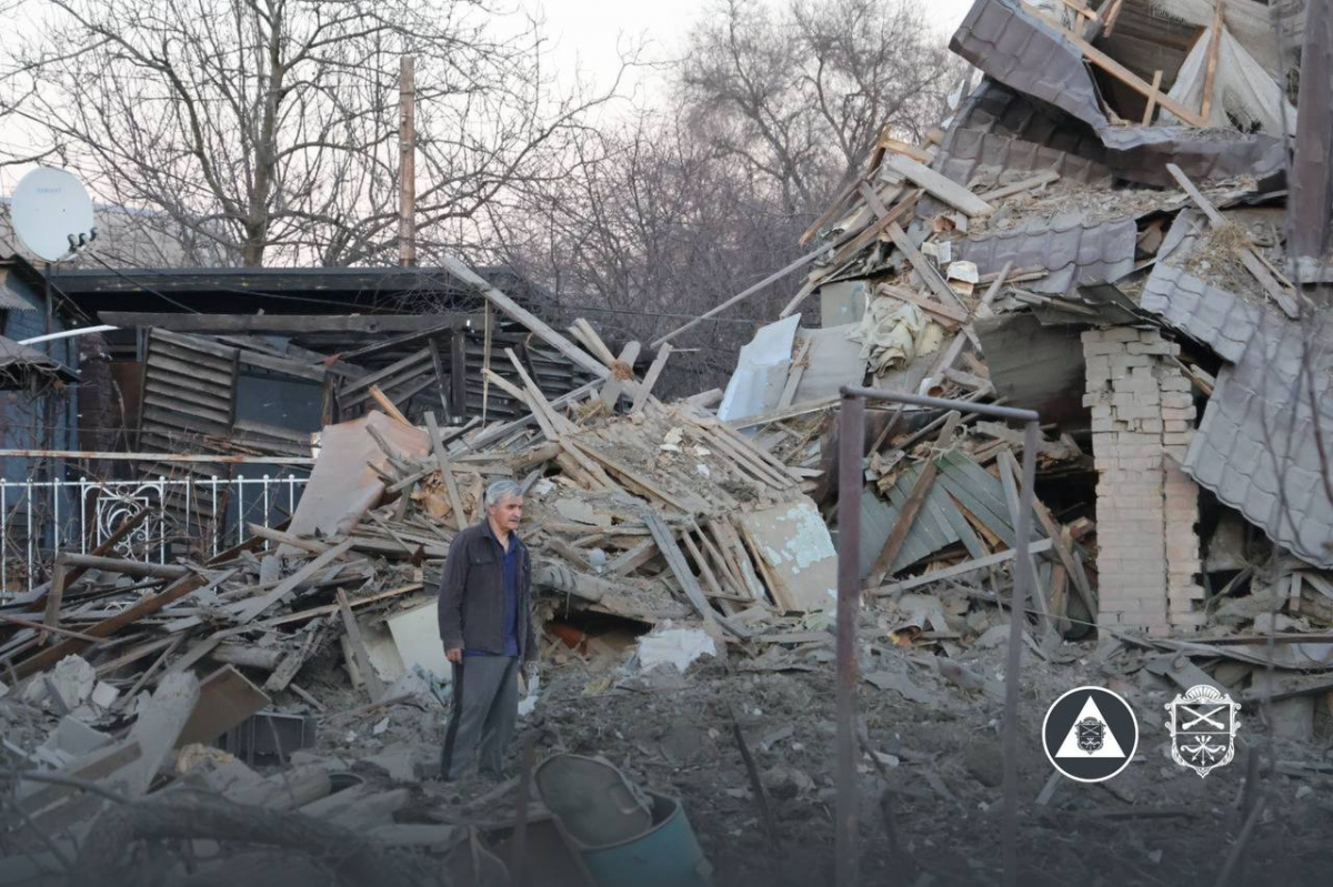 Ворог вдарив КАБами по Запоріжжю і Розумівці: поранені люди, розтрощені домівки та згорілі авто (фото, відео)