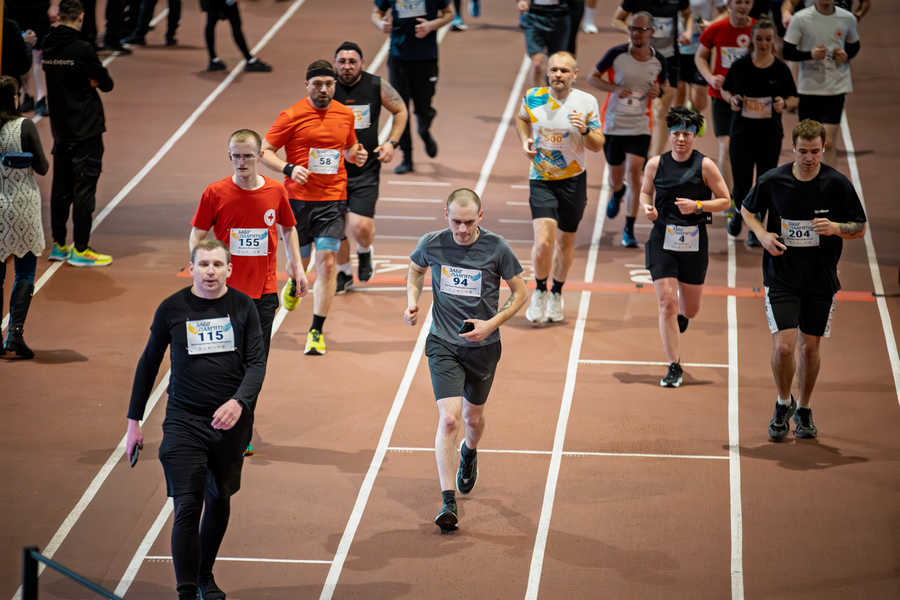 Забіг пам’яті поліцейських об’єднав сотні людей – у Запоріжжі вшанували загиблих правоохоронців (фото, відео)