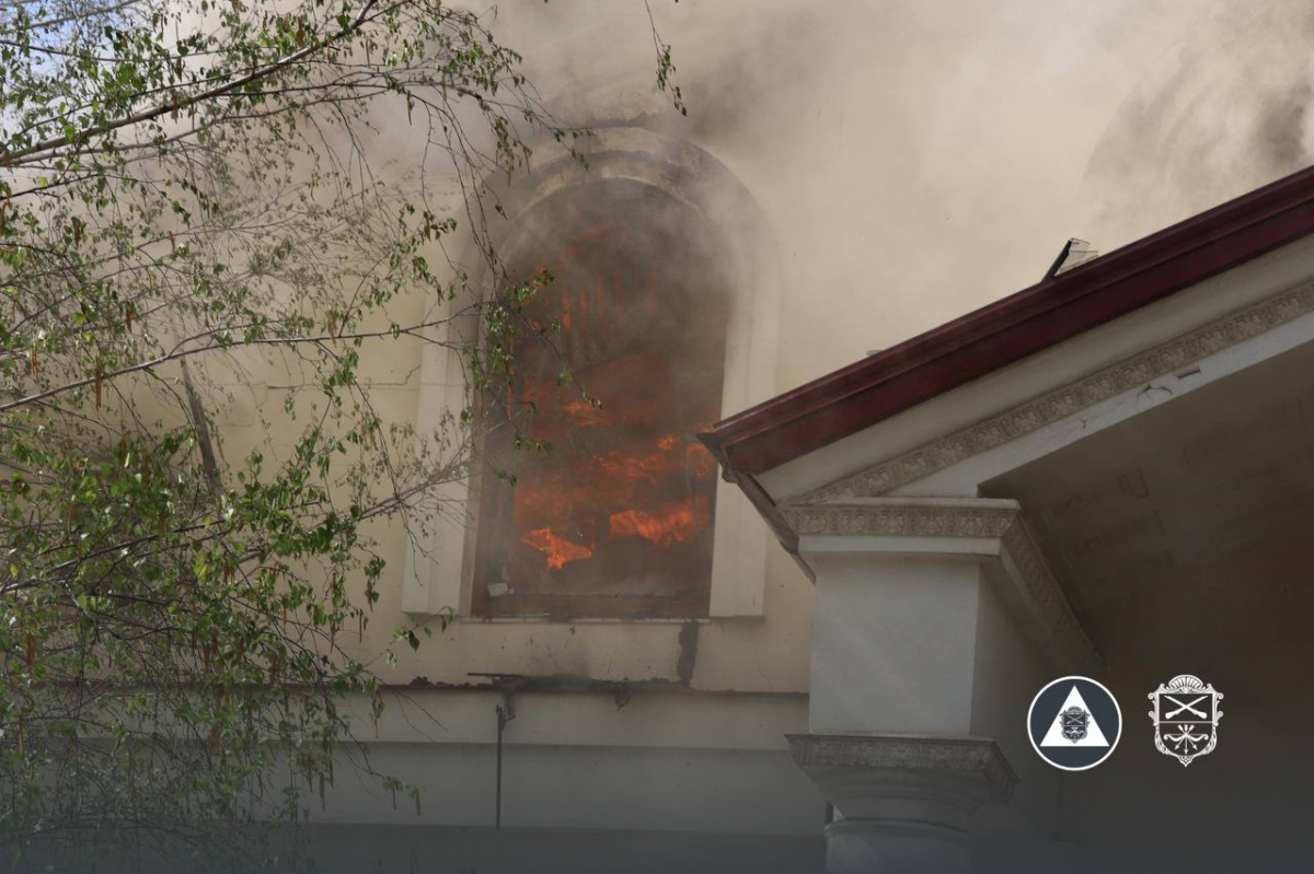 Безпілотники вдарили по трьох районах Запоріжжя: росіяни атакували житлові квартали, є поранені (фото, відео)