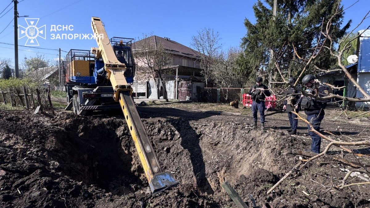Як вдалося уникнути трагедії: у Запоріжжі біля житла знаходились залишки снаряду (фото)
