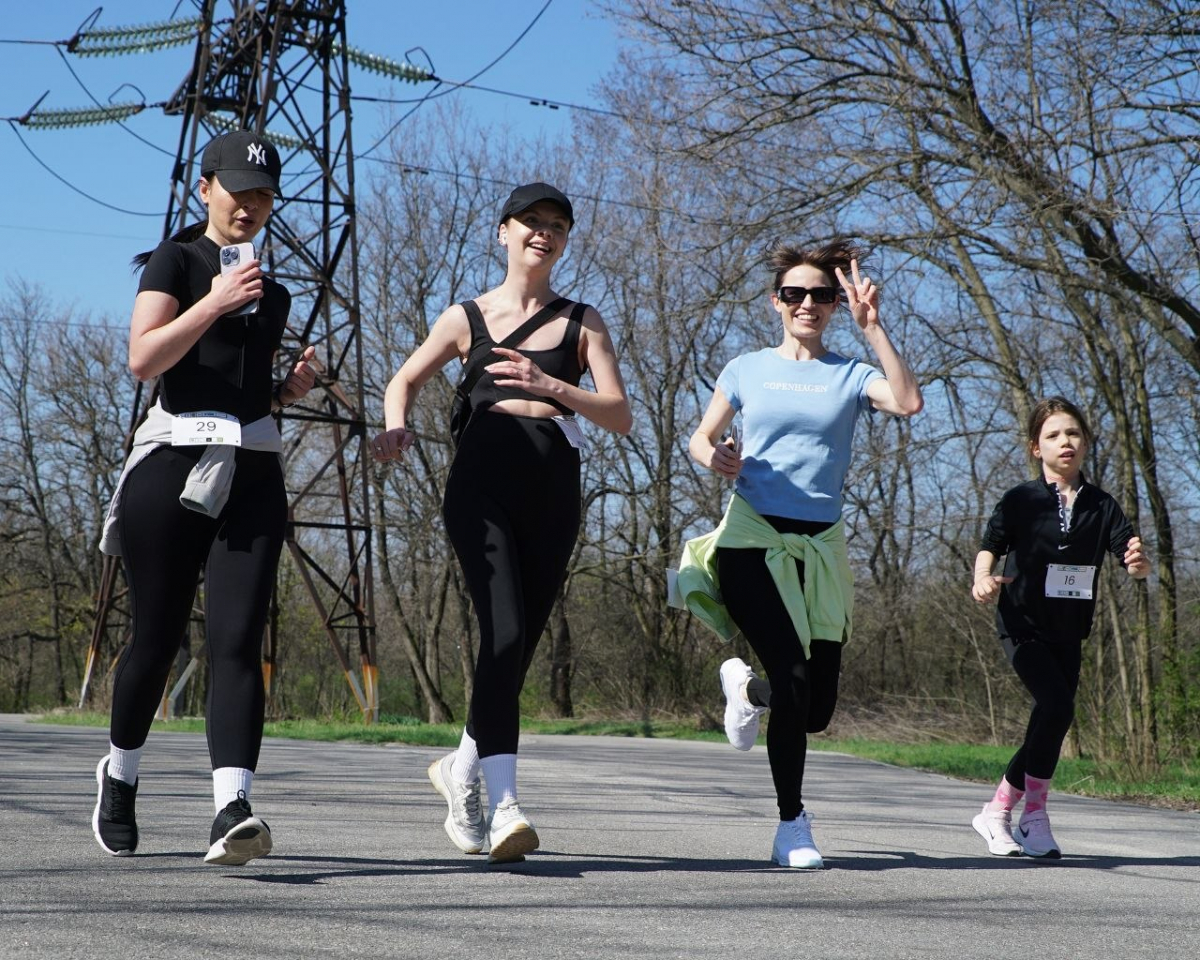 Кілометри заради добра: на Хортиці відбувся жіночий благодійний забіг (фото)