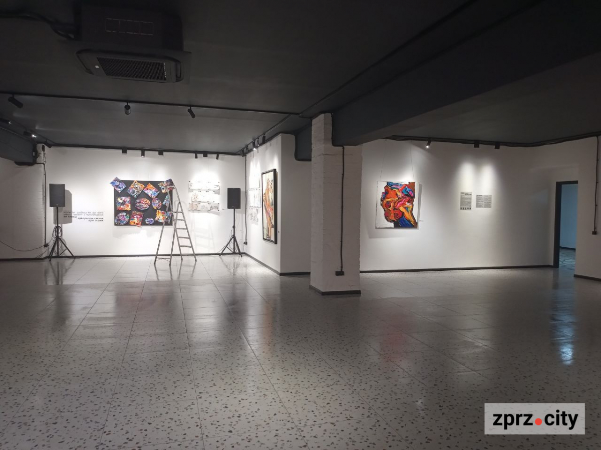 Київська художниця занурила запоріжців у магію кольору - фото