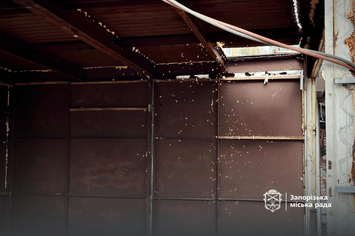 Підприємців попереджали: у Запоріжжі демонтували незаконні торгові точки (фото)