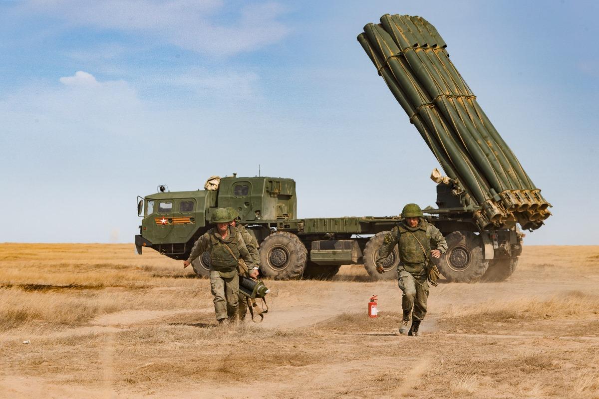 Прикриття не допомогло: на Запорізькому напрямку ЗСУ вразили РСЗВ «Торнадо-С» (відео)