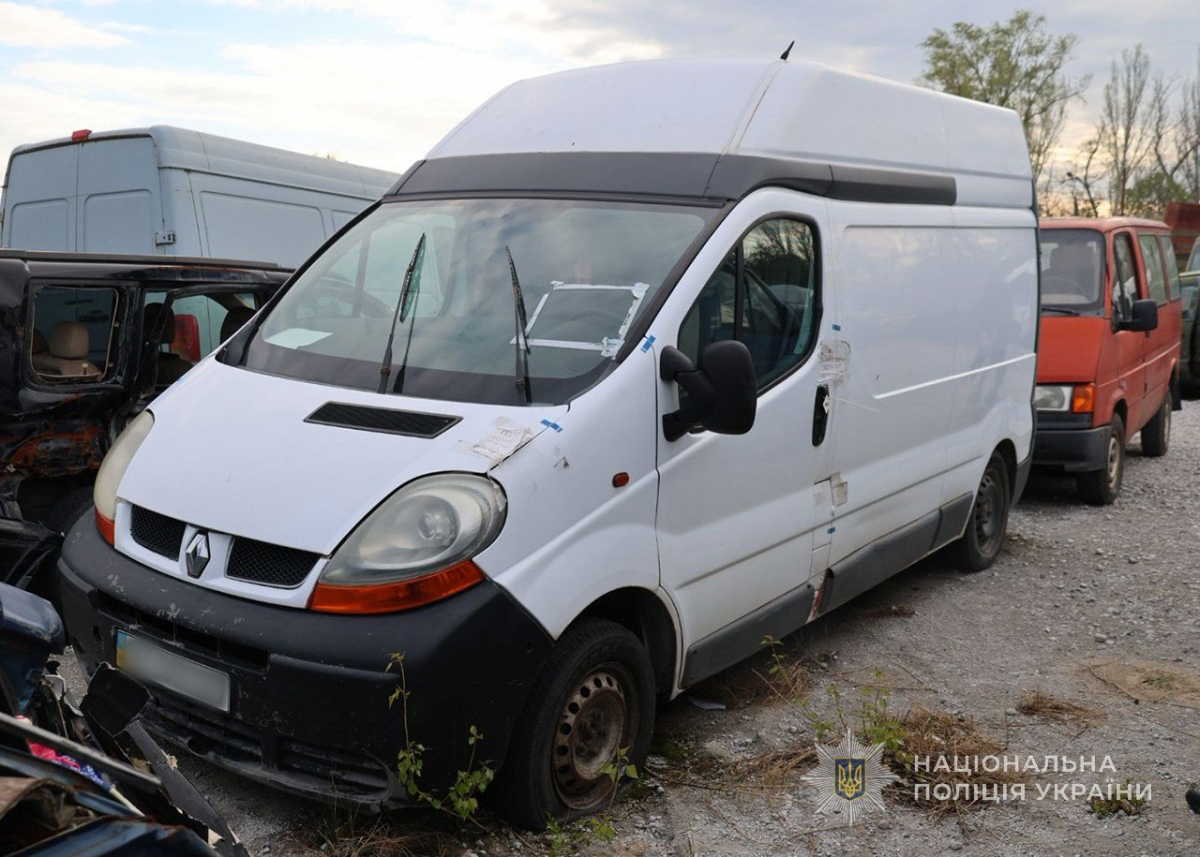У Запоріжжі поліція виявила Renault Trafic із підробленими номерами та передала автомобіль Збройним Силам України після закриття справи