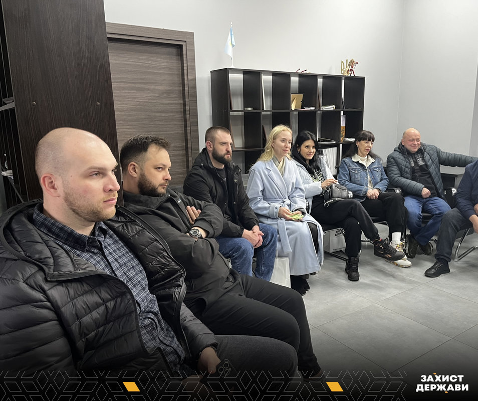 У Запоріжжі презентували «Терміт 2.0» — наземний робот поїде на фронт рятувати життя (фото)