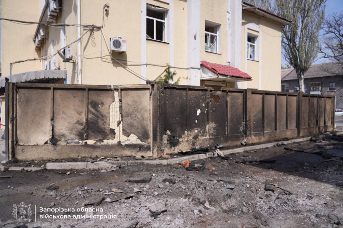 Ударили «шахедом» по соціальному центру: у Запоріжжі поранено дитину — що розповіли свідки (фото, відео)