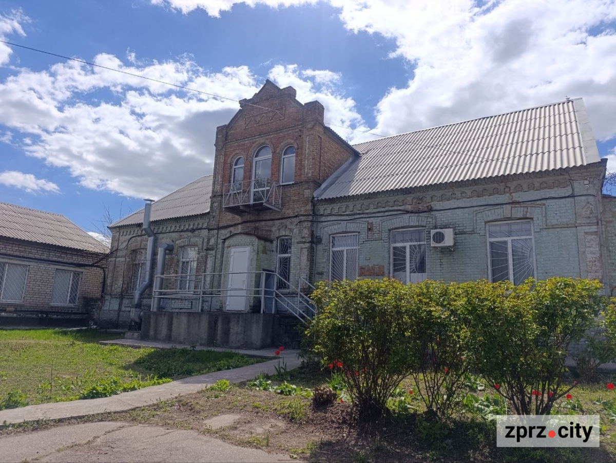 Від найстарішої школи до справжнього замку: які незвичайні менонітські будівлі можна побачити в Запоріжжі (фото)