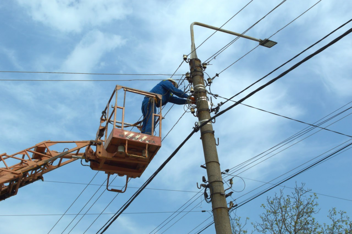 Аварійні бригади «Запоріжжяобленерго» під час відновлювальних робіт