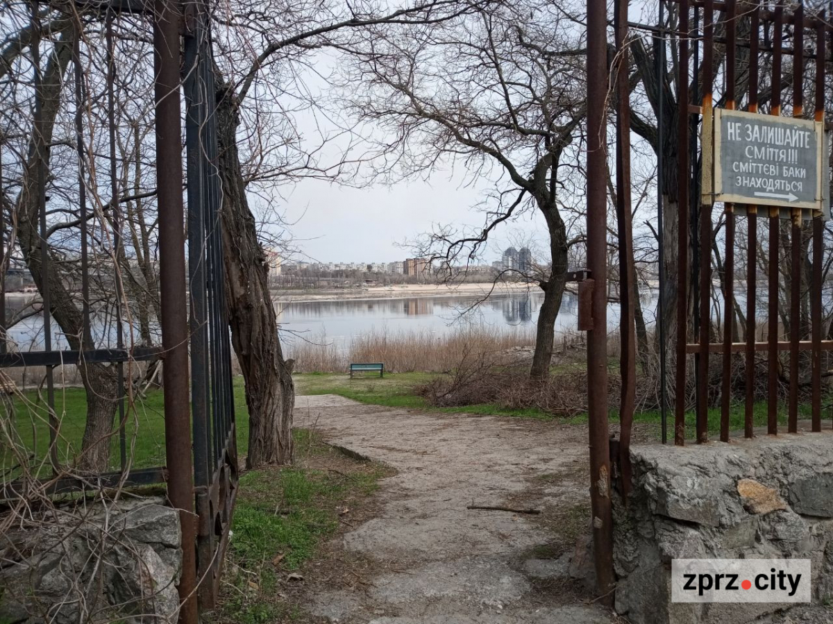 Води стало більше: як виглядає узбережжя Хортиці на початку квітня