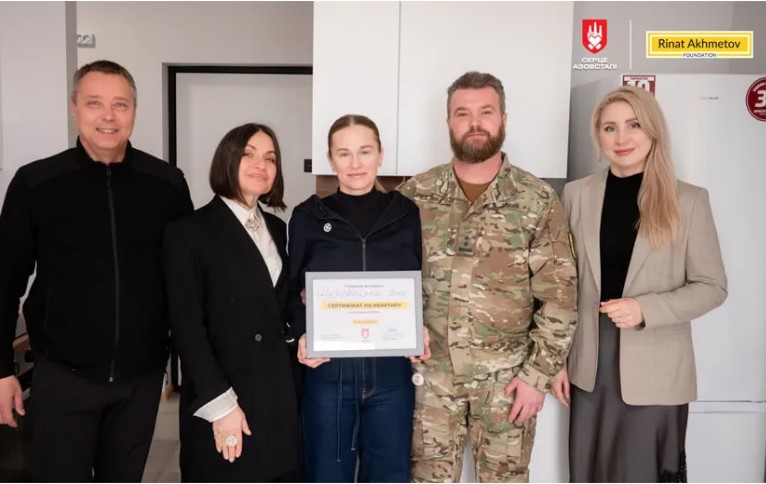 Захисниця «Азовсталі» Яна Шумовецька отримала квартиру від Ріната Ахметова