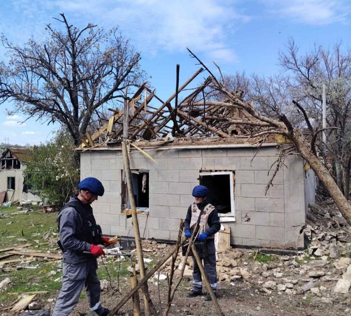 Фахівці аварійної газової служби під час відновлення газопостачання у Новоолександрівці
